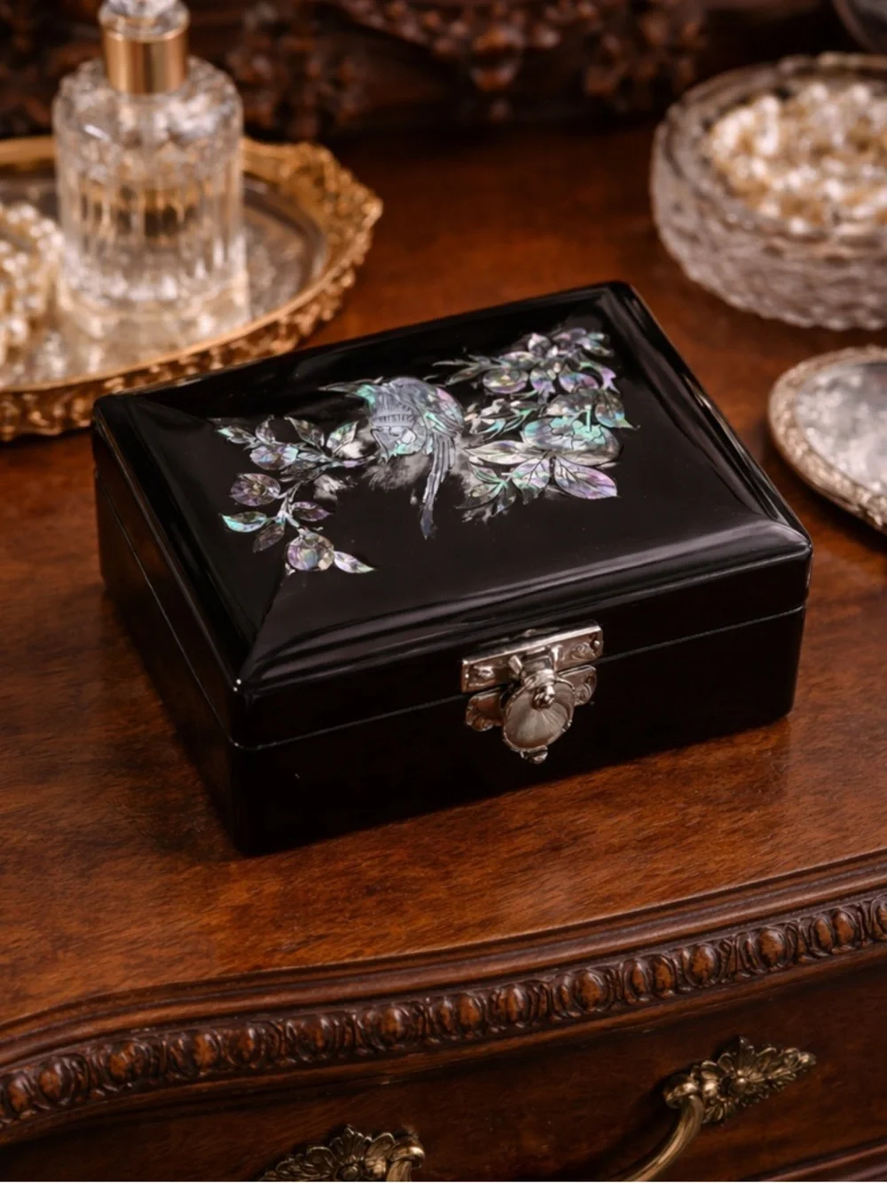Vintage Inlay Flowers & Bird Mother of Pearl Black Lacquered Jewelry Trinket Box